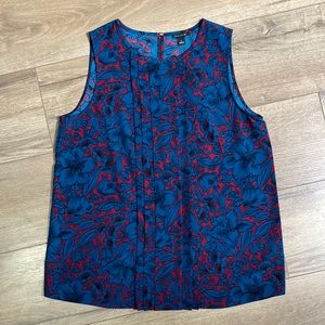 Ann Taylor sleeveless pleated blouse size M